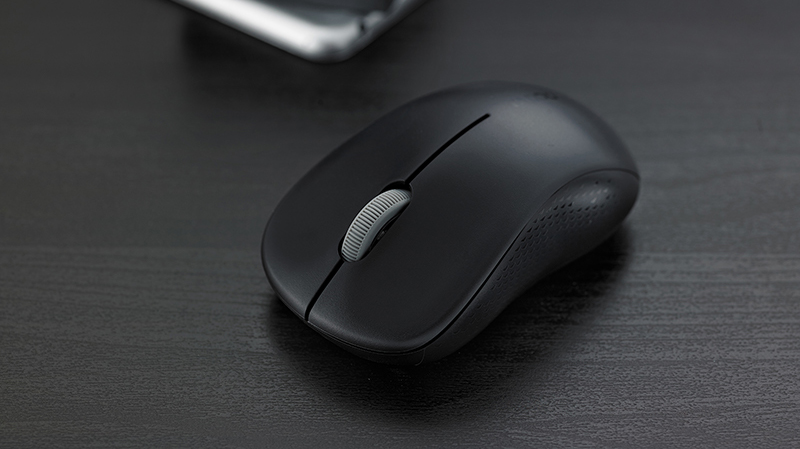 Chuột Kh&ocirc;ng D&acirc;y Bluetooth Rapoo M160 c&oacute; kết cấu gọn g&agrave;ng, cầm nắm vừa vặn