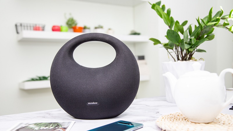 Loa Anker c&oacute; kiểu d&aacute;ng tinh tế, dễ cầm nắm, sở hữu vẻ ngo&agrave;i sang trọng, tinh tế