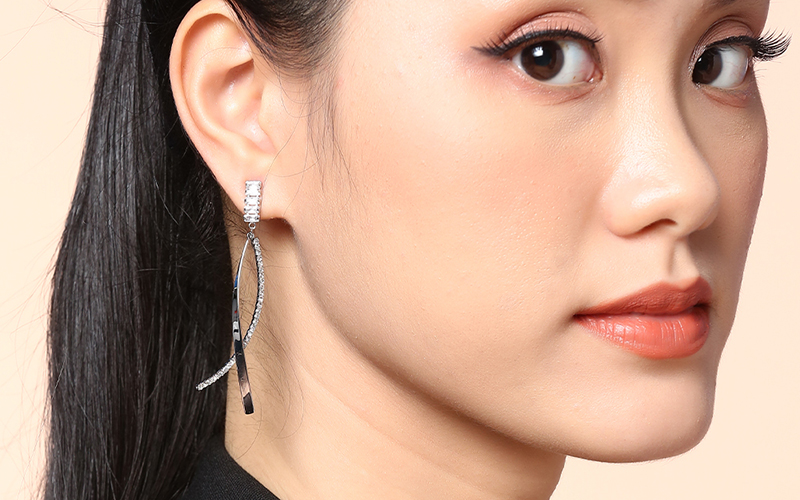 Bông Tai Kim Loại Nữ AvaJi Đính Đá AVJ.E000019 