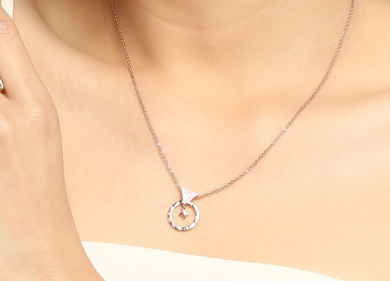 Mặt dây chuyền hoạ tiết tròn tinh tế, thời thượng