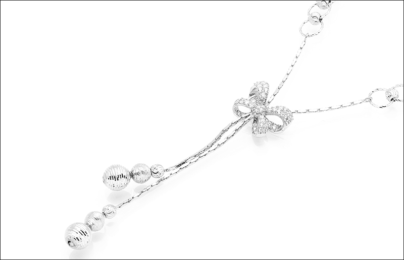 Mặt dây chuyền hoạ tiết chiếc nơ xinh xắn 