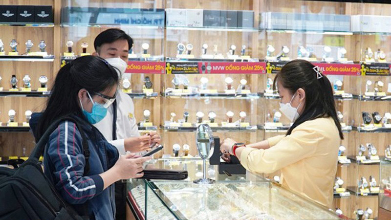 Bạn có thể tham khảo và mua trang sức ngọc trai ở chuỗi BlueJi ở các cửa hàng Thế Giới Di Động
