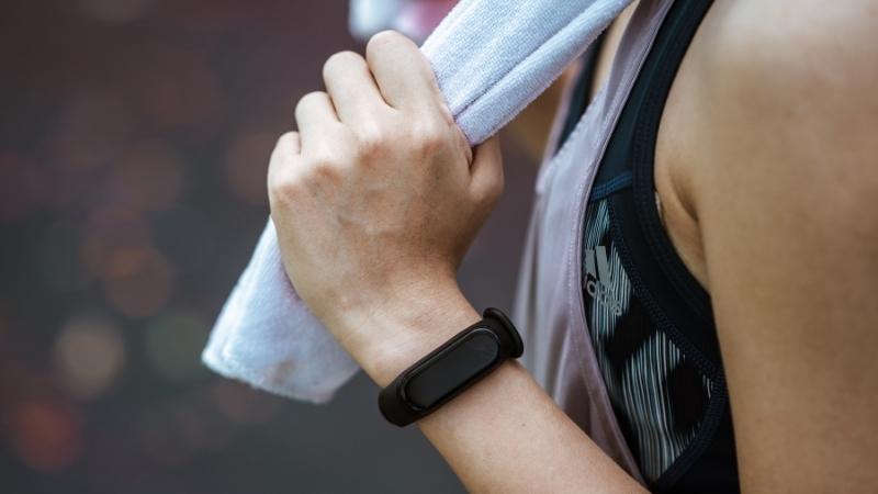 Đồng hồ th&ocirc;ng minh gi&uacute;p n&acirc;ng tầm thời trang người d&ugrave;ng