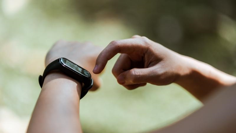 Mưa, mồ h&ocirc;i đều l&agrave; những khắc tinh của đồng hồ th&ocirc;ng minh