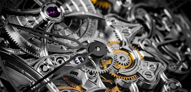 Sự kh&aacute;c nhau khi kh&ocirc;ng đeo giữa đồng hồ cơ v&agrave; đồng hồ pin