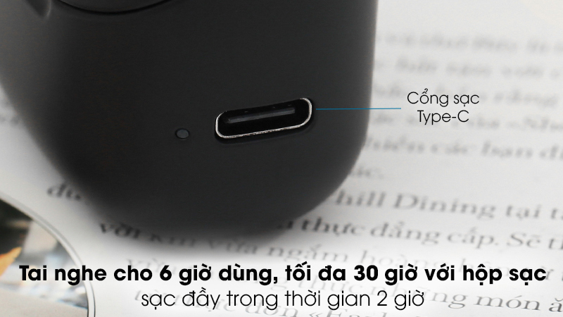 Bạn c&oacute; thể trải nghiệm tai nghe li&ecirc;n tục đến 6 giờ, hộp sạc cung cấp 24 giờ