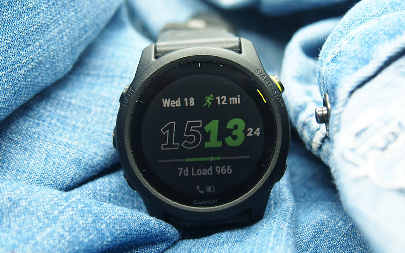 Đồng hồ nhà Garmin thường sử dụng mặt đồng hồ tròn với diện mạo cá tính, năng động