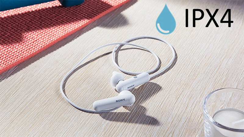 Chu&acirc;̉n IPX4 giúp ch&ocirc;́ng nước hi&ecirc;̣u quả khi t&acirc;̣p th&ecirc;̉ thao