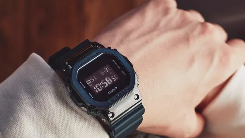 Một số đồng hồ thời trang c&oacute; th&ecirc;m c&aacute;c t&iacute;nh năng n&acirc;ng cao kh&aacute;c