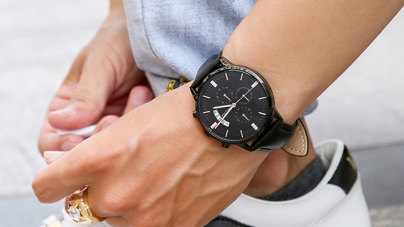 Đồng hồ nam Elio EL079-01 là mẫu đồng hồ cho nam có kiểu dáng trẻ trung, nam tính