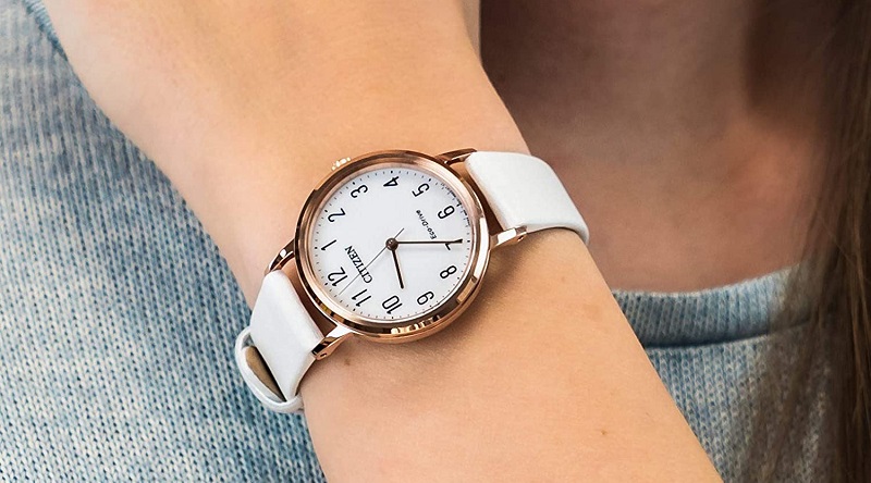 Đồng hồ Nữ Citizen EM0579-14A - Eco-Drive có thiết kế sang trọng nữ tính với mặt đồng hồ đơn giản