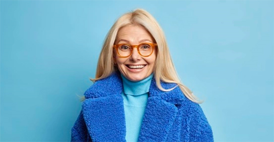 Tìm hiểu về các loại mắt kính nữ thích hợp cho người trung niên như thế nào?