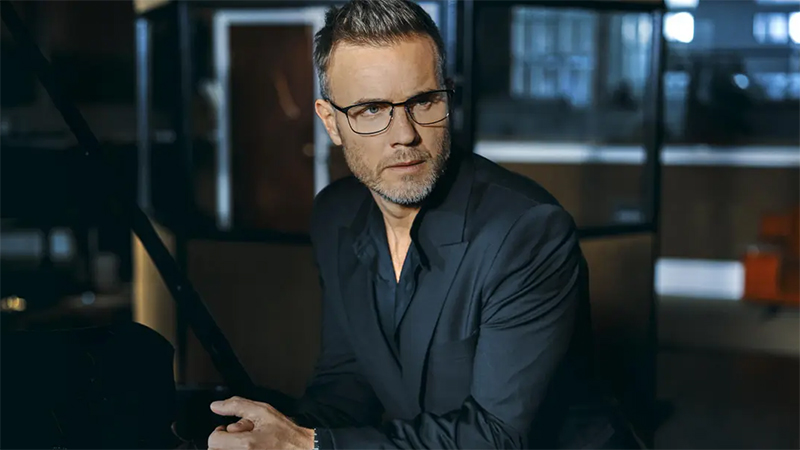 Mắt kính thời trang vừa bảo v&ecirc;̣ mắt vừa giúp che đi các khuy&ecirc;́t đi&ecirc;̉m tr&ecirc;n mặt