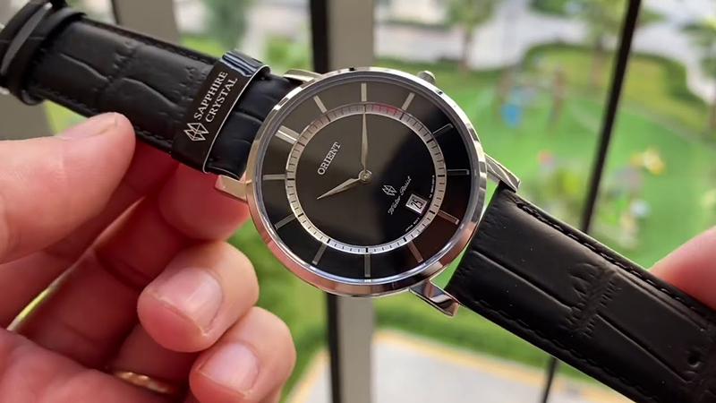 Orient FGW01004A0 là mẫu đồng hồ gần như siêu mỏng với độ dày chỉ 6.8 mm