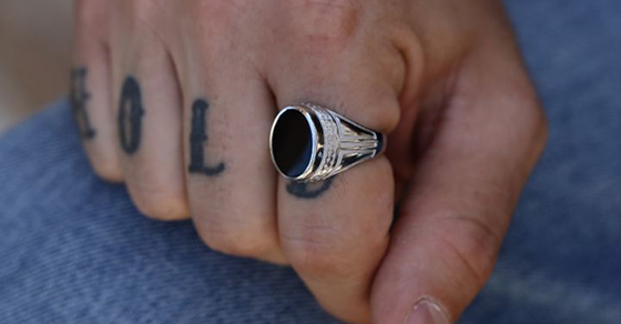 Top 5 mẫu nhẫn nam đính đá đỏ sang trọng, quý phái nhất 2022