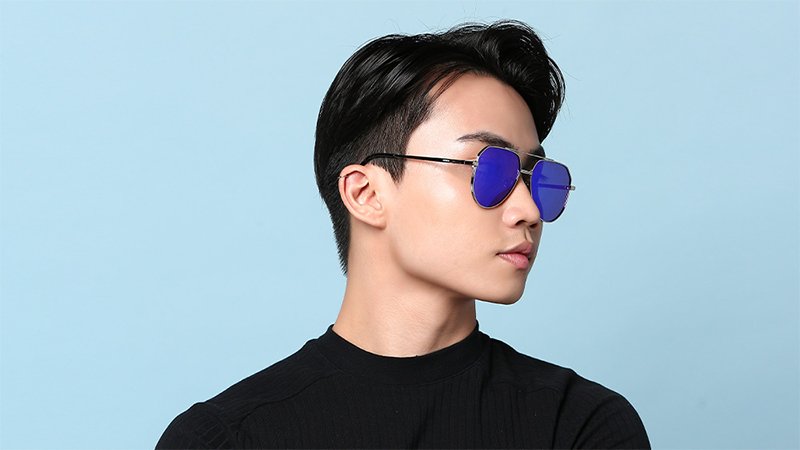 K&iacute;nh chống tia UV c&oacute; tr&ograve;ng nhiều m&agrave;u