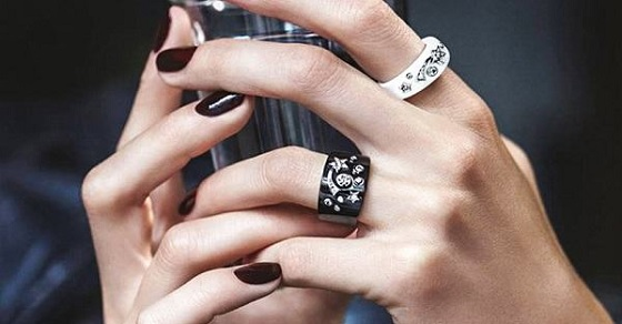 4 cách chọn nhẫn cho nam và nữ theo dáng tay, độ tuổi phù hợp nhất