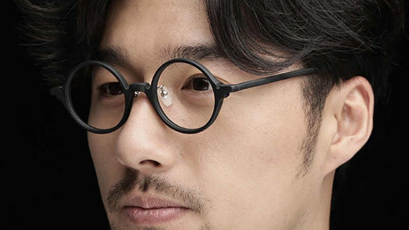 Yếu tố thứ 2 bạn cần để ý khi chọn mắt kính chính là thiết kế của sản phẩm