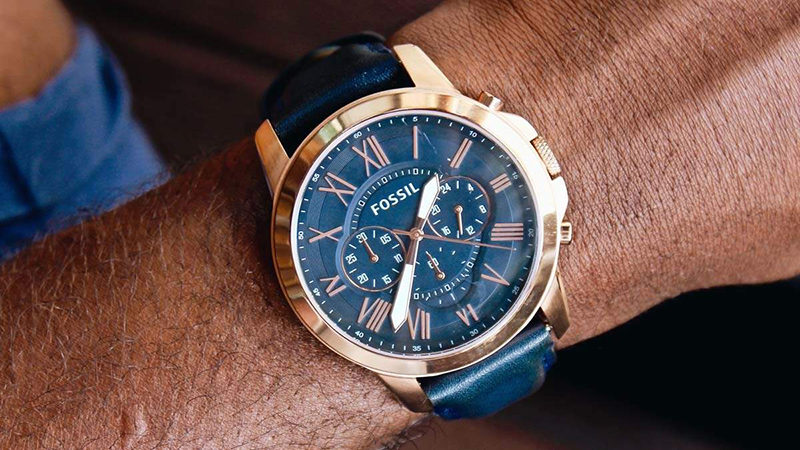 Đồng hồ Fossil được t&iacute;ch hợp nhiều t&iacute;nh năng nổi bật, nhưng lại chỉ c&oacute; gi&aacute; cả tầm trung