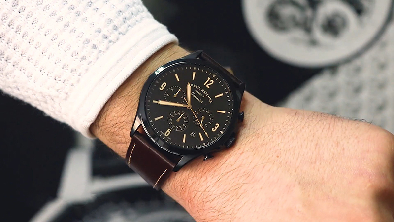 Fossil FS560 l&agrave; mẫu đồng hồ nam thời thượng với đường k&iacute;nh mặt 46 mm