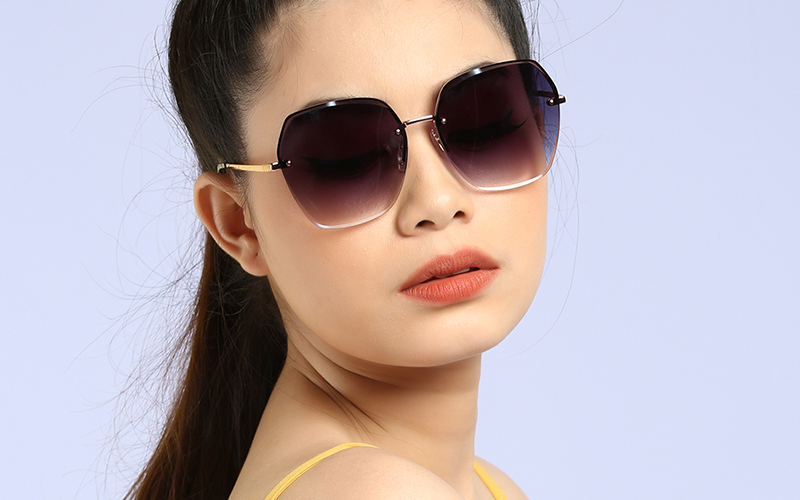 Công nghệ chống tia UV lên đến 400