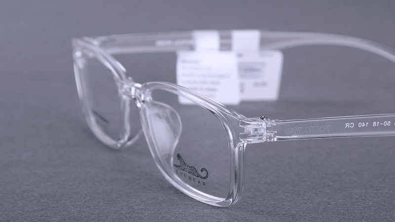 Mắt k&iacute;nh gọng nhựa c&oacute; thiết kế đẹp mắt, tinh tế