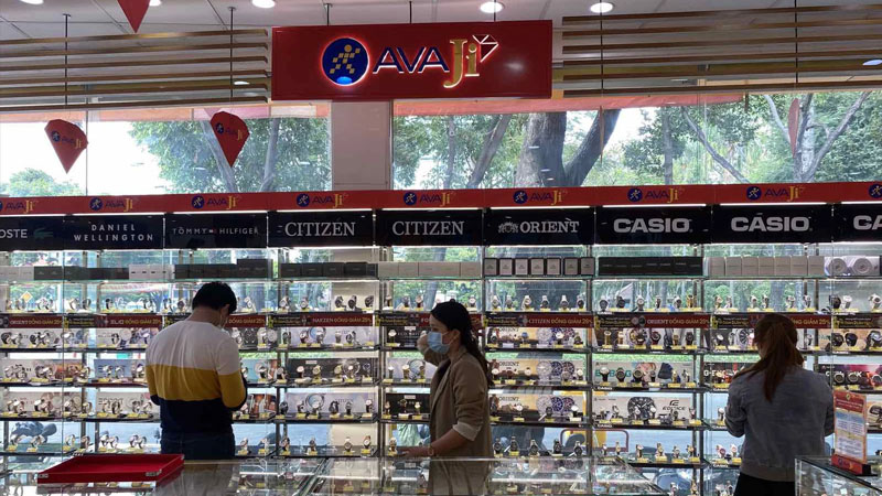 Mua mắt kính nữ tại chuỗi AvaJi của Thế Giới Di Động