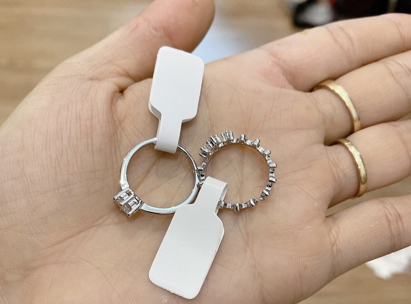 Giá thành bạc rẻ