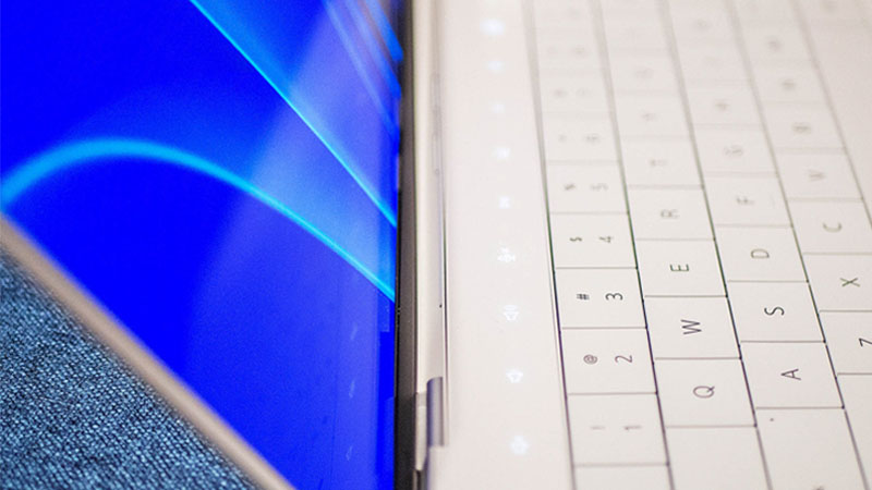 B&agrave;n ph&iacute;m được thiết kế liền mạch tạo t&iacute;nh thẩm mỹ cho chiếc laptop