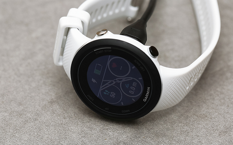 Đồng hồ th&ocirc;ng minh mặt tr&ograve;n m&agrave;u trắng tinh tế 