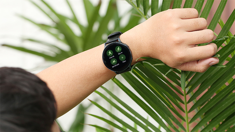 N&ecirc;n mua đ&ocirc;̀ng h&ocirc;̀ ở cửa hàng uy tín