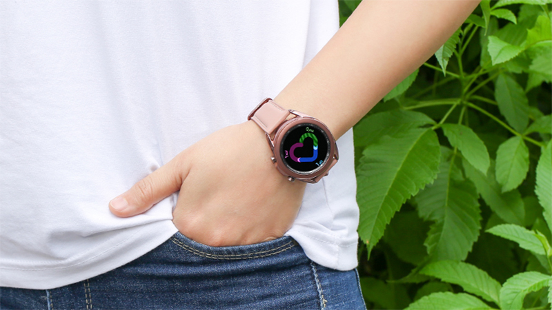 Chọn kích thước mặt đồng hồ cân đối với cổ tay