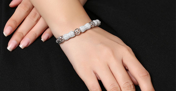 Top 10 vòng tay bạc tặng bạn gái trong mùa Valentine 2022 ý nghĩa