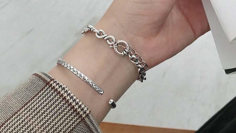 Chọn vòng tay phù hợp với phong cách và cá tính