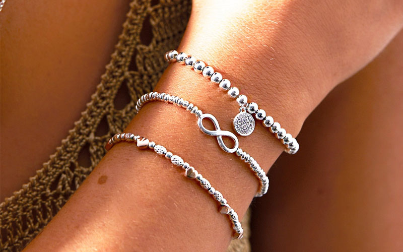 Thiết kế vòng tay đa dạng