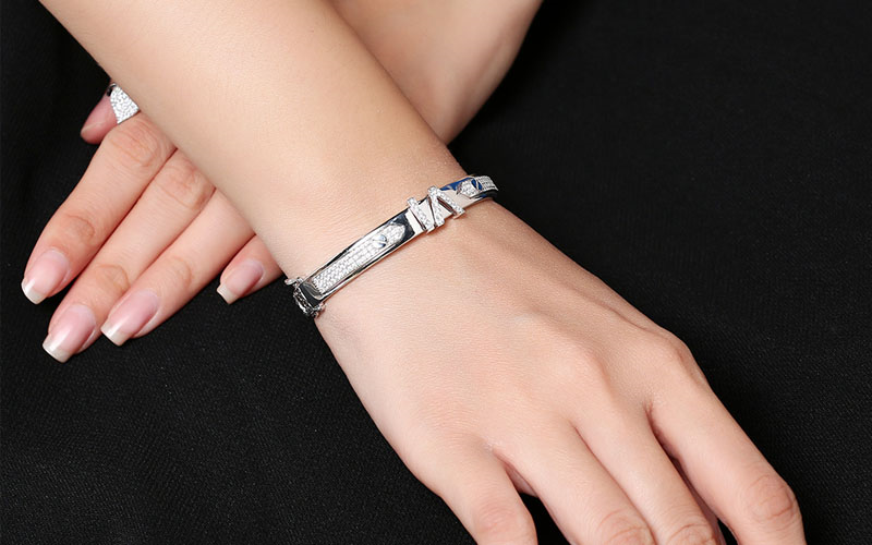 Vòng tay bạc AvaJi AVJ.T000102 thanh lịch, cá tính