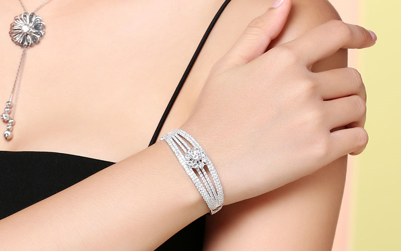 Vòng Tay AvaJi AVJ.T000112 nữ tính và quý phái