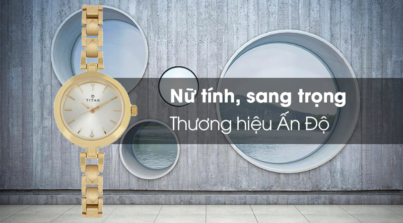 Mặt k&iacute;nh của chiếc đồng hồ c&oacute; độ trong suốt cao, độ cứng kh&aacute;