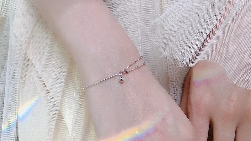 Chọn thiết kế phù hợp để tôn lên vẻ đẹp của bạn nữ