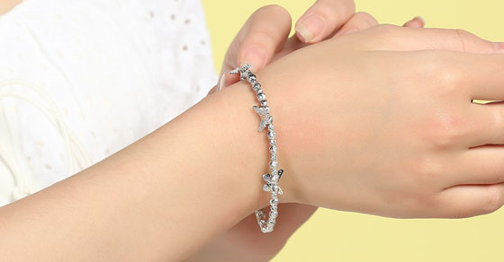 Top 10 lắc tay đính đá tặng bạn gái siêu hot trong mùa Valentine