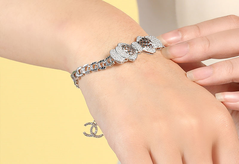 Lắc Tay AvaJi AVJ.B000065 thiết kế hình nơ dễ thương, nữ tính