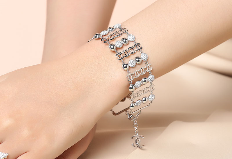 Lắc Tay AvaJi AVJ.B000075 trang nhã được thiết kế tỉ mỉ