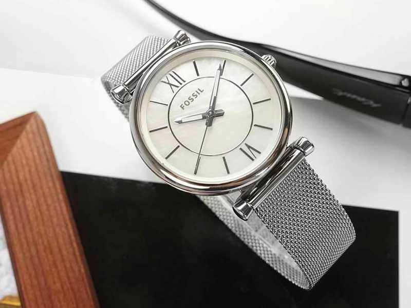 Fossil ES4919 là mẫu đồng hồ cực phù hợp với những cô nàng thanh lịch với độ mỏng 9 mm