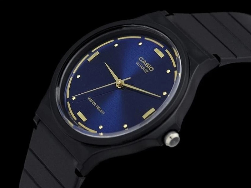 Đồng hồ nam Casio MQ-76-2ALDF có thiết kế đơn giản, thanh lịch