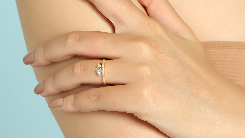 Nhẫn đính đá ấn tượng