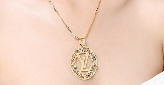 Top 8 mặt dây chuyền bạc mạ vàng 18K cho nữ thời thượng nhất 2022