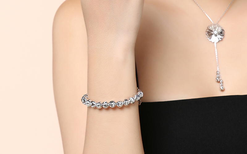 Lắc tay nữ dạng chuỗi tròn