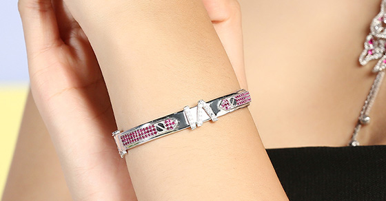 Top 7 mẫu vòng tay phối chữ tinh tế, ấn tượng nhất cho nữ năm 2022