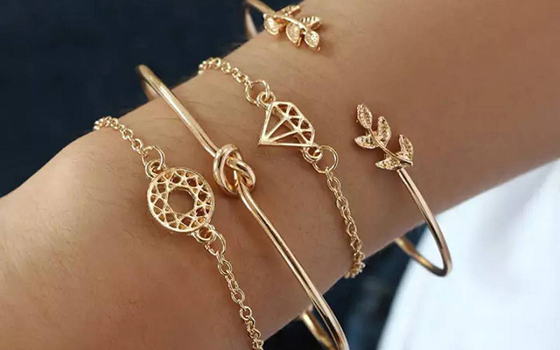 Chọn vòng tay phù hợp với kích thước cổ tay