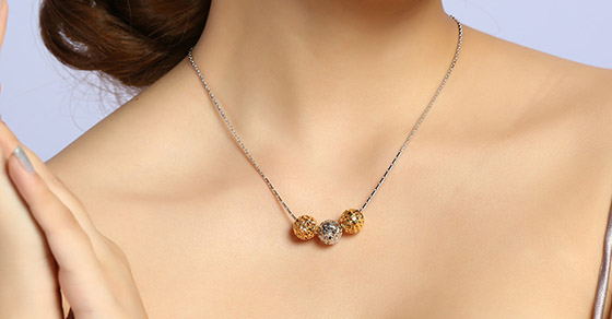 Top 10 mẫu dây chuyền hạt châu sang trọng, lạ mắt nhất 2022 cho nữ